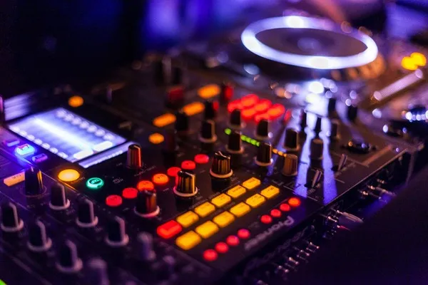 music lab inspirational project to teach children to code using electronic music